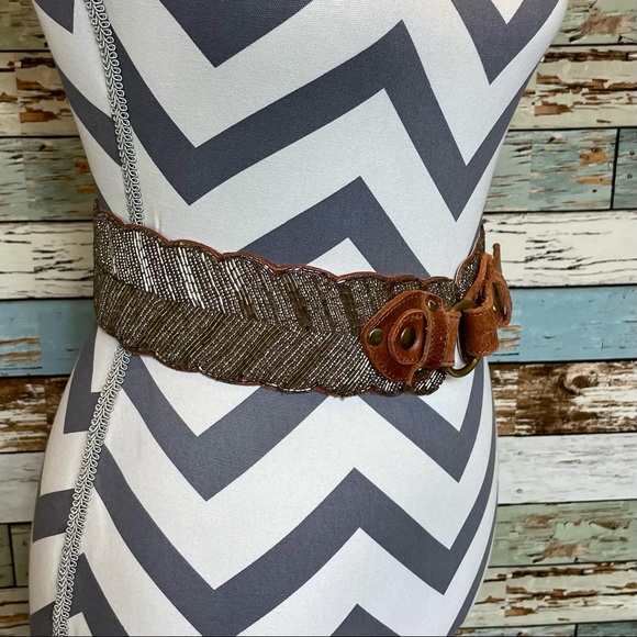 Women’s Wide Boho Sequin Glass Beaded Leather Fashion Belt Size Small S 31 - Picture 3 of 10